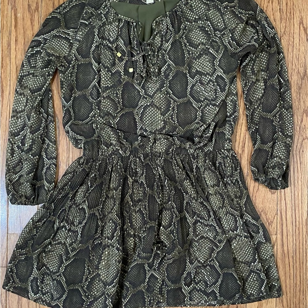 Michael Kors Size Medium Brown/Green Python Print… - image 3